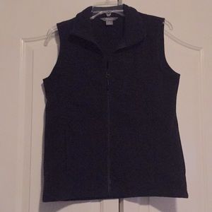 Natural Reflections Black Fleece Vest Medium